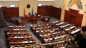 Μακεδονία)‏ مملكة قديمة على محيط اليونان العتيقة والكلاسيكية، ولاحقًا الدولة المهيمنة في اليونان الهلنستية. Ø¨Ø±ÙÙØ§Ù ÙÙØ¯ÙÙÙØ§ ÙÙØ§ÙÙ Ø¹ÙÙ ØªØºÙÙØ± Ø§Ø³ÙÙØ§ Ø¥ÙÙ Ø¬ÙÙÙØ±ÙØ© ÙÙØ¯ÙÙÙØ§ Ø§ÙØ´ÙØ§ÙÙØ©