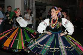 National Costumes Of Poland In 2021 Costumes Polish Folk Art Poland