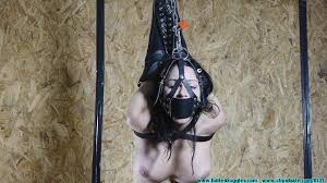 BoundHub - Equestrienne in armbinder