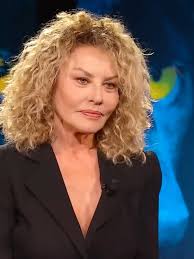 Eva Grimaldi: "Sono stata con Benigni, la moglie Braschi era gelosa. Non fu  solo una notte..." (Belve)