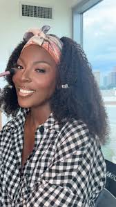 Anybody else’s husband say they prefer their face without a lot of make up?  🤣🤣 Justin doesn’t know anything about eyeshadow and color palettes and  getting a good face beat 🎨