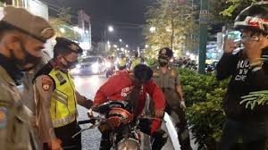 Sales honda tugu najib 08164228194 (wa). Terciduk Saat Razia Masker Pengendara Ini Berkilah Tertutup Helm Cakil Suara Jogja