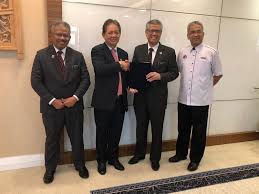 Mahathir mohamad, prime minister of malaysia; Silas Silaslej Twitter