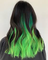 Horizontal Half N Half She Has Always Wanted To Be Neon Of Some Sort And Against The Dark Natural Hair My Yesil Sac Kolay Sac Modelleri Sac Rengi Fikirleri