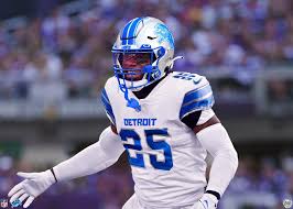 337/365 On Friday the Lions signed former Broncos linebacker Kwon Alexander  to an undisclosed contract. Here's a first look at his new Detroit threads  - @kwon