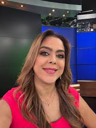 Gracias Nayelis por el arreglo de hoy y gracias al equipo de Abraham Hair  Salon & Spa por siempre cuidar me cabello. 💅🏼💇🏽‍♀️💄