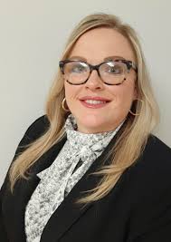 Nicole Steinhauer's Instagram, Twitter & Facebook