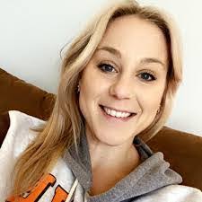 Eva Prater's Instagram, Twitter & Facebook