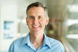 Jamie Phillips wins Service Excellence Award from the College of Engineering