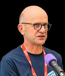 Connecting with power Giving a voice to everyone From action to interaction