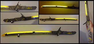 Cyberpunk Thermal Katana custom build. The blade is very yellowish on the  pics, its way more orange in reality. : r cosplayprops