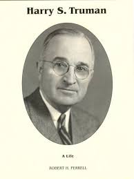 Amazon.com: Harry S. Truman: A Life: 9780945707400: Robert H. Ferrell:  Libros