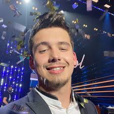 Winning smile! Do YOU think you can follow in Noah Thompson's boots? 🤠  Audition online TODAY at americanidol.com/auditions!