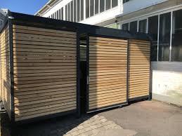 Schicker Schuppen Anthrazit Metallrahmen Mit Holzverkleidung Holzverkleidung Haus Haus Und Garten