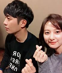 Jin goo replied, if the viewers would allow it, i'd be very thankful. Descendants Of The Sun Jin Goo And Kim Ji Won Look Like A Real Couple In Duo Selfie Hancinema