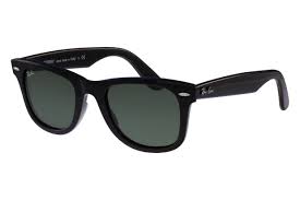 Voici de magnifiques lunettes ray ban pas cher dans la même vague que les wayfarer avec des montures de couleurs. Lunettes De Soleil Ray Ban Wayfarer Rb4340 601 Pas Cher