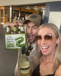 Amanda Jarrett's Instagram, Twitter & Facebook