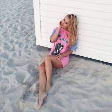 Check spelling or type a new query. Pin En It Girls