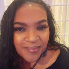 Kellie Marie's Instagram, Twitter & Facebook