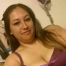 Amanda Arrey's Instagram, Twitter & Facebook