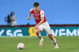Arsenal provide fresh lacazette, tierney and luiz injury update ahead of villarreal clash. Arsenal Defender Kieran Tierney Apologises For Offensive Gesture In Squad Picture After Fa Cup Semi Final Win London Evening Standard Evening Standard