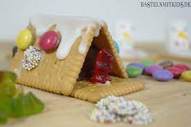 Wir haben tipps und anleitungen vorbereitet, wie sie finanzielle einsparungen erzielen können. Basteln Mit Kindern Butterkeks Haus Selber Machen Craft Activities For Kids Food Craft Activities
