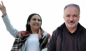 Tutuklanan kars belediyesi eski başkanı ayhan bilgen, hdp'ye yönelik eleştirilerde bulundu. Bilgen Ve Yuksekdag In Avukatlari Kobane Tutuklulari Derhal Birakilmali Ozgur Gelecek