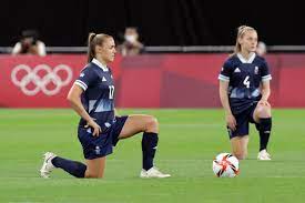 Rapinoe y morgan comandan lista de selección femenil de usa para tokio 2020 la selección campeona del mundo reveló su lista de 18 futbolistas para tokio 2020, en donde buscarán. Tokio 2020 Protestas Contra El Racismo En La Primera Jornada De Futbol Femenino Noticias Agencia Peruana De Noticias Andina