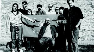 Les premières actions des brigades rouges sont timides, ils incendient les voitures de chefs d'entreprises et de membres du parti néofasciste (mouvement social italien). Brigades Rouges L Estrade