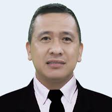 Yung lalakeng magpapaalam sa'yo kapag gagala siya kasama ang tropa niya.  Meron pa ba? 💖💕