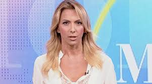 Chi è la conduttrice morning news e giornalista del tg5please subscribe: Mg1oogi6dcdq1m
