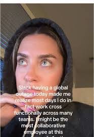 Ellie Weber's Instagram, Twitter & Facebook