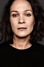 Le temps des framboises" Erin Brockovich (TV Episode 2022)