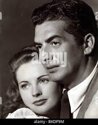 Victor Mature & Coleen Gray Film Kiss Of Death (1946) Characters: Nick  Bianco & Nettie Director: Henry Hathaway 27 October 1947 **WARNING** This  Photograph is for editorial use only and is the