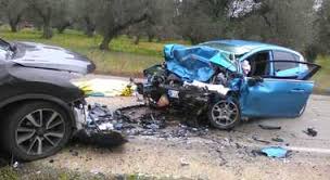 Nuovo incidente sul lavoro in italia. Brindisi Giuseppe E Alessandra Morti Nello Schianto Frontale Tre Figli Senza Piu Genitori