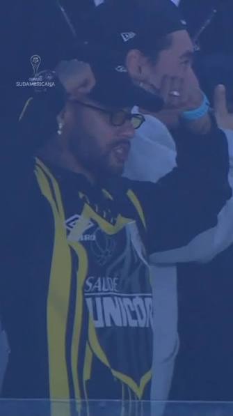 👉😊👈 Tiempo de pensar... ¡y de festejar! Neymar Jr. deja todo en la  tribuna | CONMEBOL Sudamericana | Facebook