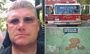 Former 911 fire dispatcher started blazes 'to give the boys something to  do'