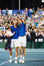 Nicolas mahut tous ses résultats en direct, matchs et tournois, ainsi que des photos et discussions des membres. Julien Benneteau Son Fils Ayrton Et Nicolas Mahut Les Joueurs De Tennis Francais Julien Benneteau Et Nicolas Mahut Opposes Aux Joueurs Espagnols Marcel Grano Purepeople