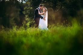 In einem kennzeichen können sie je nach kennzeichenbezirk kleinere botschaften oder persönliche details wie initialen oder auch geburtsdaten unterbringen. Portraitreportage Hochzeitsfotograf Rhein Neckar Hochzeitsfotografie