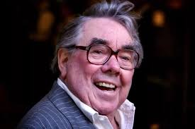 Ronnie Corbett dead age 85: TV comedian passes away surrounded by family