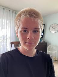 Cheyenne Borges's Instagram, Twitter & Facebook