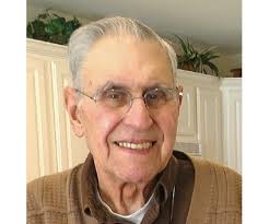 Susan Niquette's Instagram, Twitter & Facebook