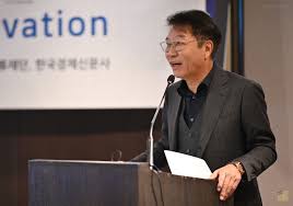 이수만, 17세 연하 여기자에게 강남 청담동 50억대. 8sggiiowsbwckm