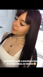 Transforma tu cabello con color rojo y estilo
