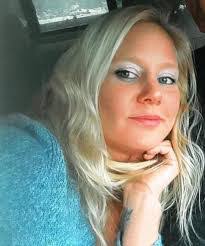 Lorraine Olsen's Instagram, Twitter & Facebook