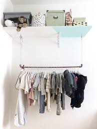 Aufgereiht In 2020 Garderobe Selber Bauen Schrank Selber Bauen Und Babyzimmer Dekor