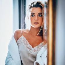 Kelly ribeiro bailey was born on february 19, 1998. Kelly Bailey Kelly Bailey Twitter