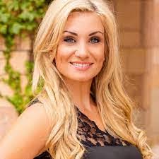 Danielle Devarne's Instagram, Twitter & Facebook