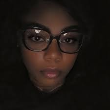 Carolina Nolasco's Instagram, Twitter & Facebook