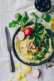 Erbsen Hummus Aus Getrockneten Grunen Erbsen Klara S Life Rezept In 2020 Lebensmittel Essen Rezeptideen Hummus